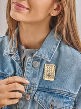 BaubleBar Disney Mickey Mouse Adjustable Calendar Pin - Gold -
Disney collectable pin