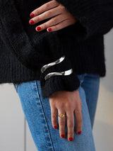 BaubleBar Natalia Wavy Hinge Bangle Set - Silver -
2 silver wave bangles