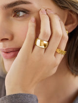 BaubleBar Cleo Ring - Gold -
Gold oversized ring