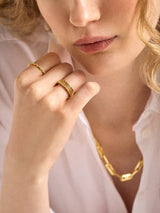 BaubleBar Lily Ring Set - Gold/Pavé -
Set of four gold rings