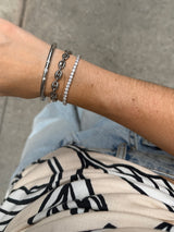 BaubleBar Thalia Silver Bracelet - Silver -
Silver chunky bracelet