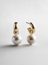 BaubleBar Karla Gold Pearl Earrings - Gold/Pearl -
Huggie earrings with pearls