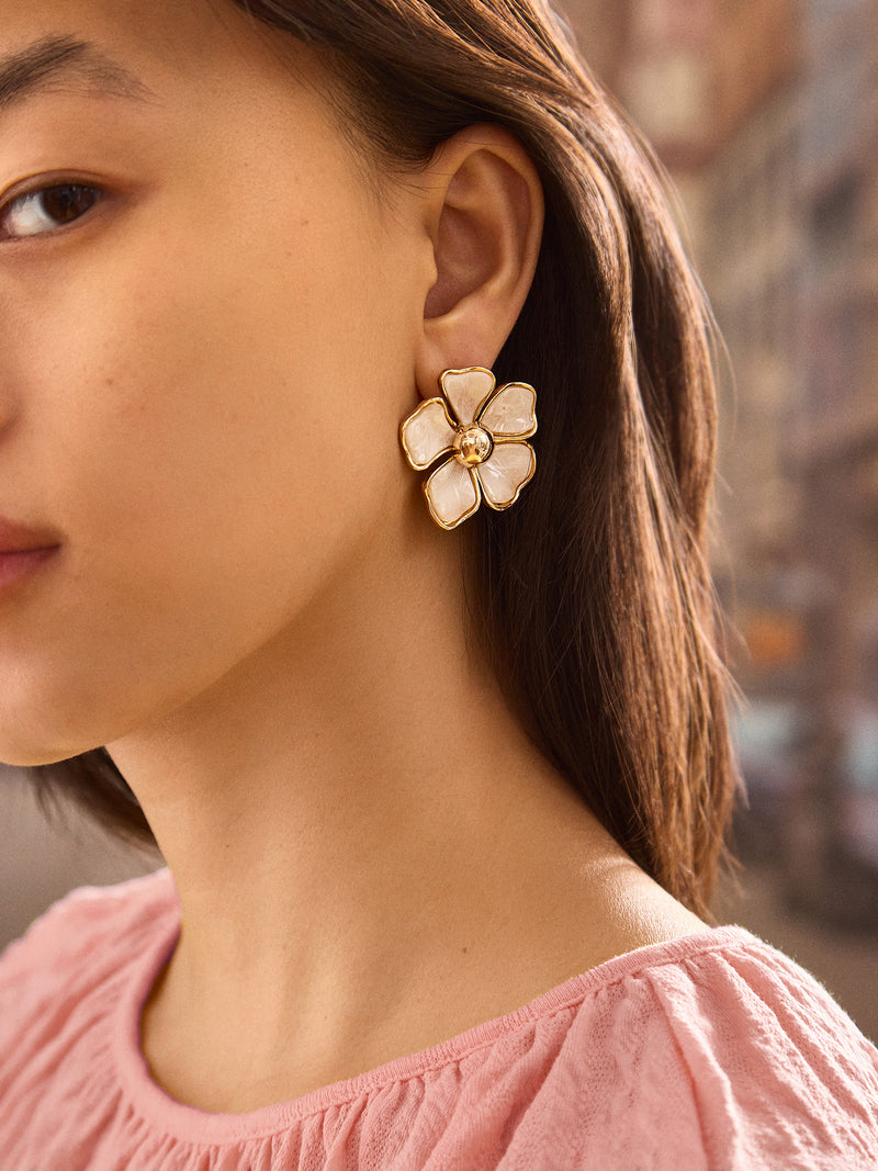 BaubleBar Baby Bloomer Earrings - White/Gold - 
    Gold flower stud earrings
  
