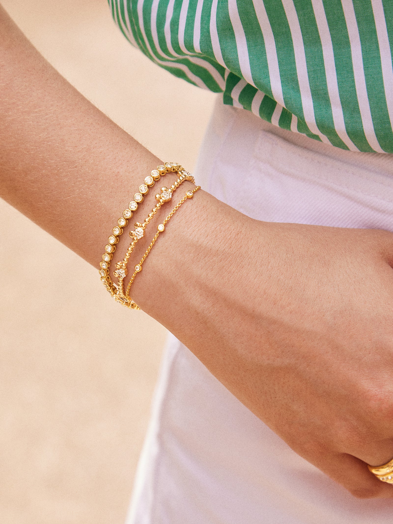 ◆bauble bar◆Mickey Mouse Disney Cutout Cuff Bracelet Mickey Mouse Disney Cutout Cuff Bracelet - Gold – Enjoy 25