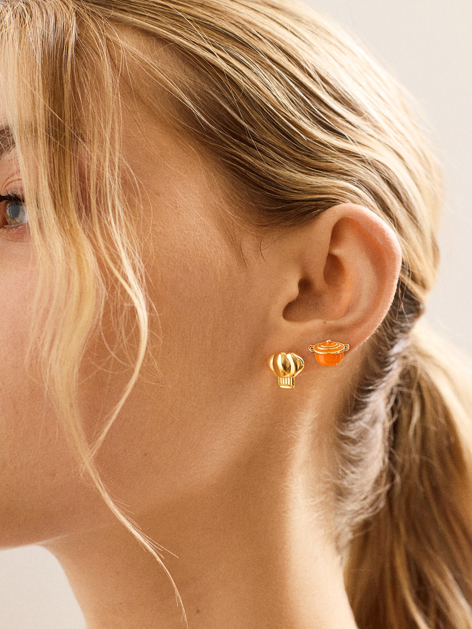 Order Up Earring Set - Dutch Oven – Set of two earrings