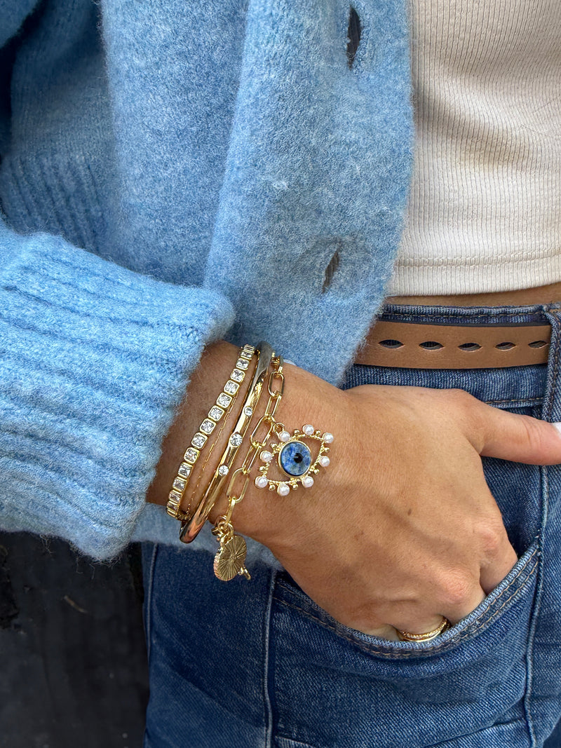 BaubleBar Evil Eye Charm Bracelet - Gold/Blue - 
    Gold chain with evil eye charms 
  
