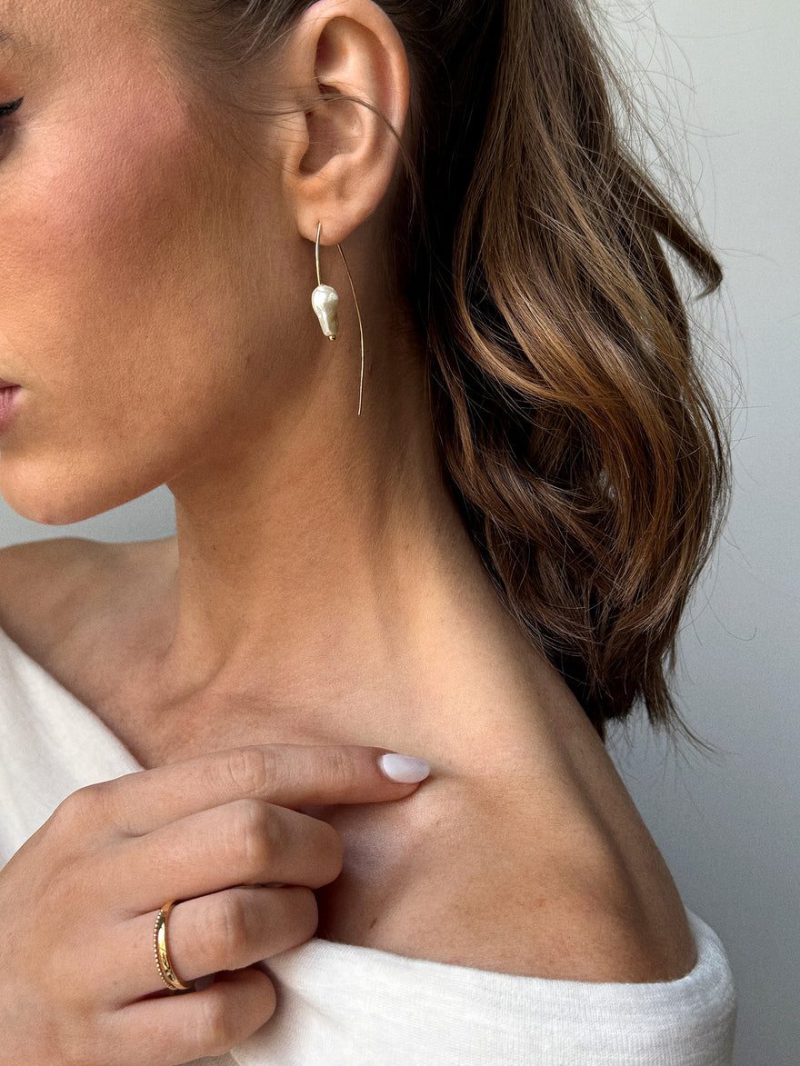 Teagan Threaded Pearl Earrings - Gold/Pearl