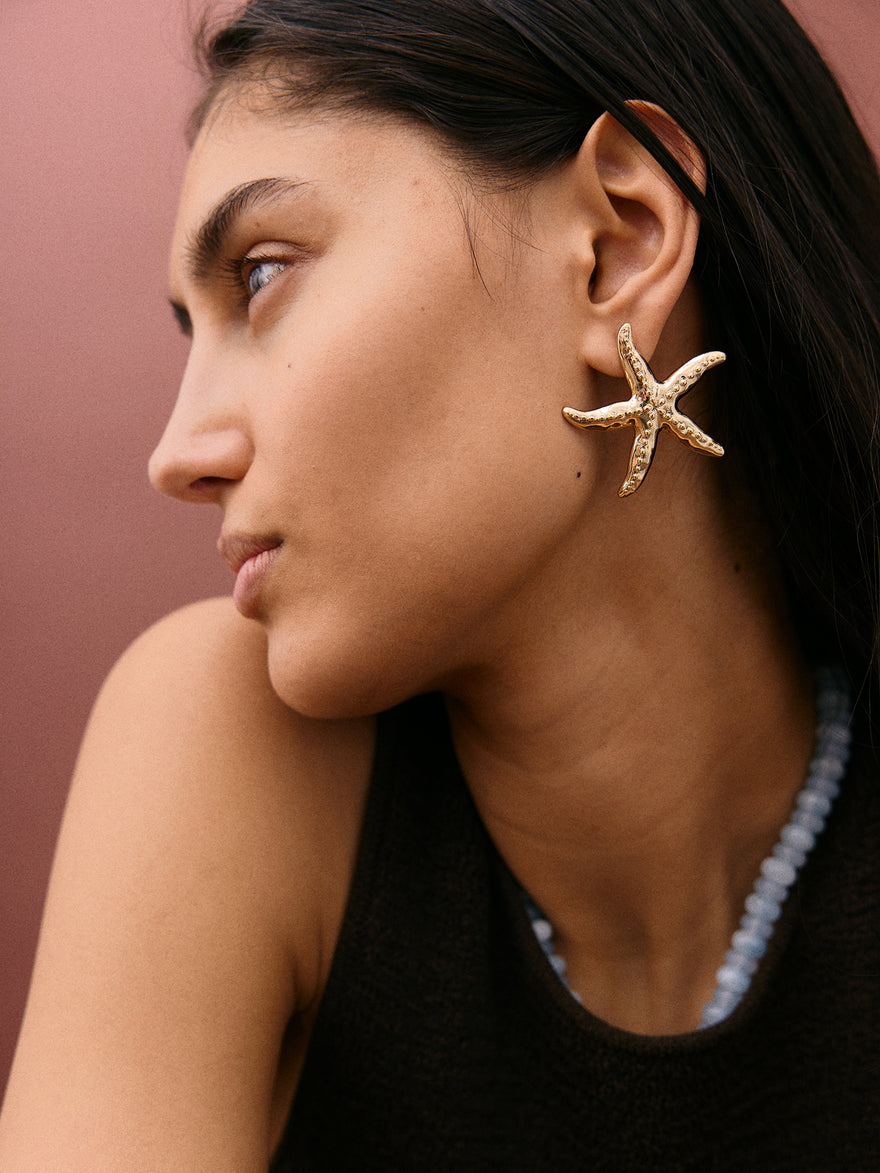 Swept Up Starfish Earrings - Gold
