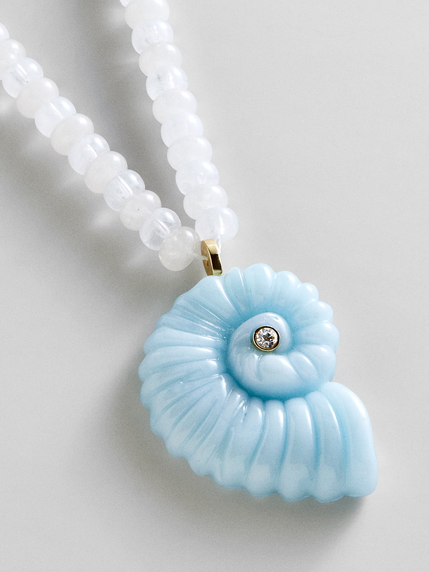 Sun Drift Semi-Precious Pendant Necklace - Spiral Shell