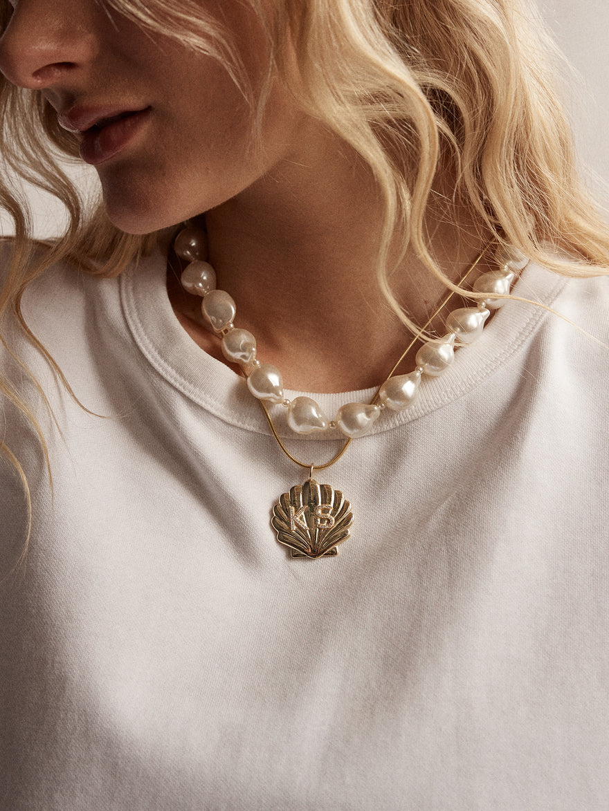 Seashell Custom Initial Necklace - Gold/Pavé