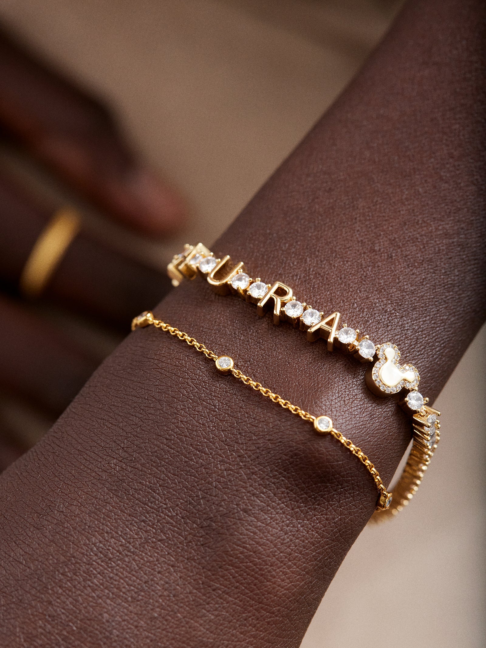m・・*Disney×BAUBLEBAR ブレスレット　ラインストーン Amazon.com: BaubleBar Mickey Mouse Groom Pisa Stretch