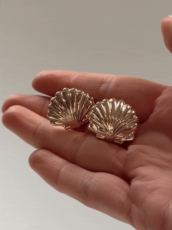 Halle Seashell Earrings - Gold