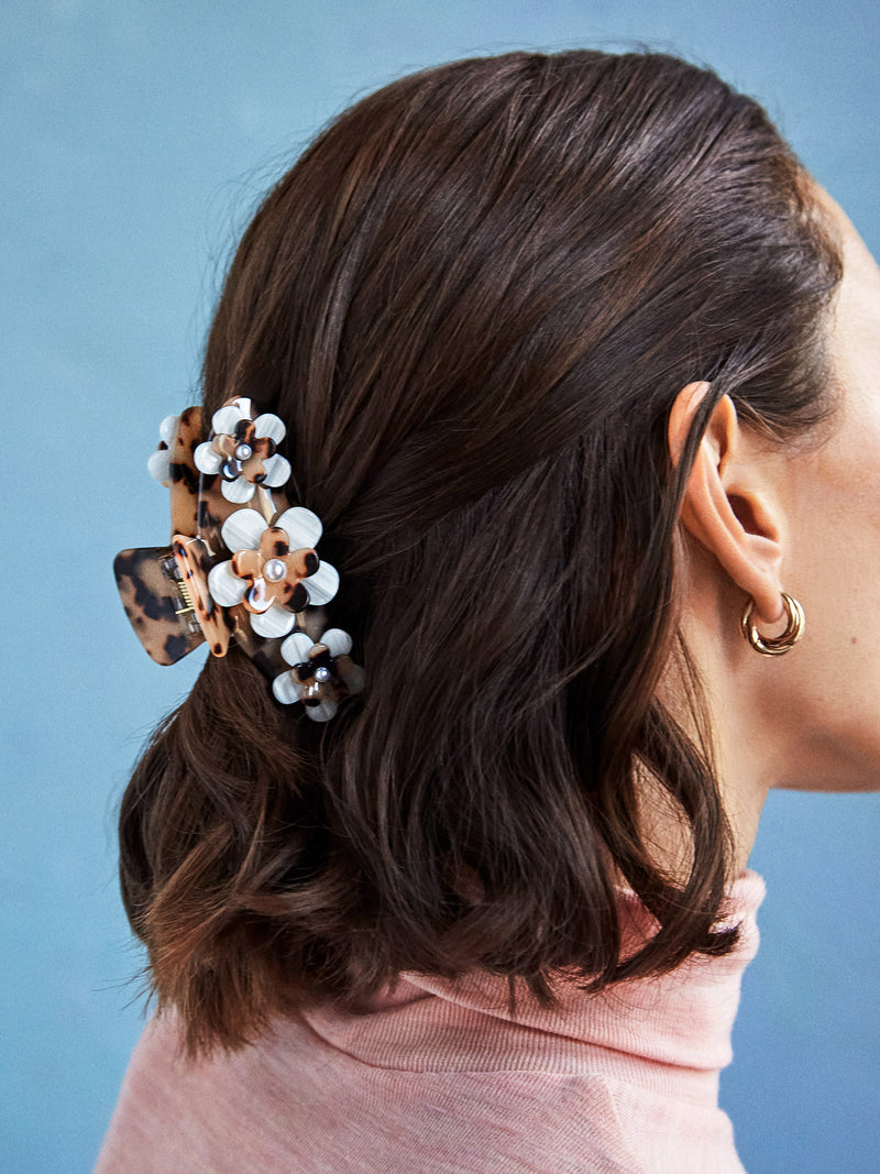 BaubleBar Sarah Claw Clip - Floral hair clip